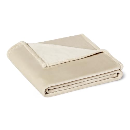 Amazon Basics Fleecedecke, Weiche Flauschige Kuscheldecke, Warme Wohndecke für Couch & Sofa, 127 x 152 cm, Beige