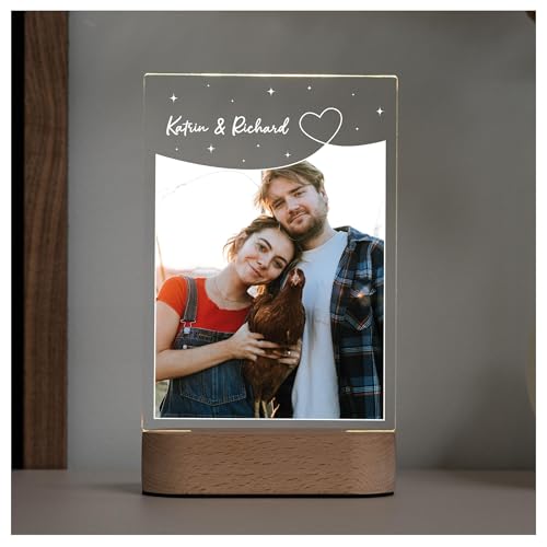 Geschenkfreude Acrylglas Foto personalisiert mit Namen - UV-Druck - beleuchteter Bilderrahmen LED - Valentinstags Geschenk für Ihn und Sie - Jahrestagsgeschenk für Freund und Freundin