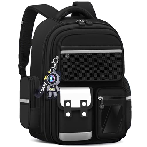Amythe Schulranzen Jungen, Kinderrucksack Große mit Süßem Anhänger, Schultasche für Jungen 2. bis 5.Klasse, Rucksack Kinder für die Schule oder Reisen mit Mehreren Fächern, Schwarz