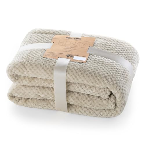 DecoKing Kuscheldecke 70x150 cm Cappuccino Decke Microfaser Wohndecke Tagesdecke Fleece weich sanft kuschelig skandinavischer Stil beige Henry