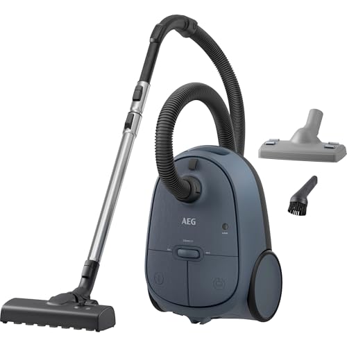 AEG CLEAN 6000 Staubsauger mit Beutel, Hohe Saugleistung, inkl. Zusatzdüsen, 55 % Recyclingkunststoff, für Haustierbesitzer, Reinigen von Polstern, 12 m Aktionsradius, 850 W, Blau, AB61C2DBS