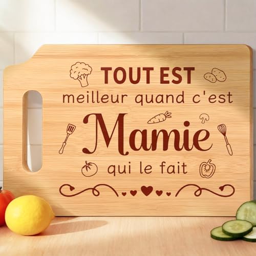 Ein kreatives Geburtstagsgeschenk für Oma: ein Schneidebrett aus natürlichem Bambus