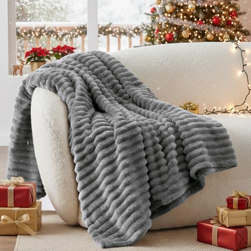 BEDELITE Kuscheldecke Flauschig Decke Klein - weiche Flanell Decken Grau 125x150 für Sofa, Deko Streifen Cord Fleecedecke als Sofaüberwurf für Wohnzimmer, Throw Blanket Wide Use