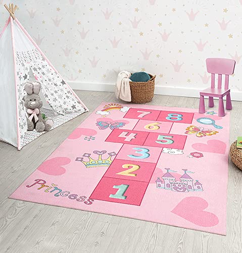 the carpet Happy Life – Kinderteppich Spielteppich Zahlenteppich & Hüpfteppich mit Zahlenmotiv, rutschfest & pflegeleicht, ideal fürs Kinderzimmer, Pink, 80 x 150 cm