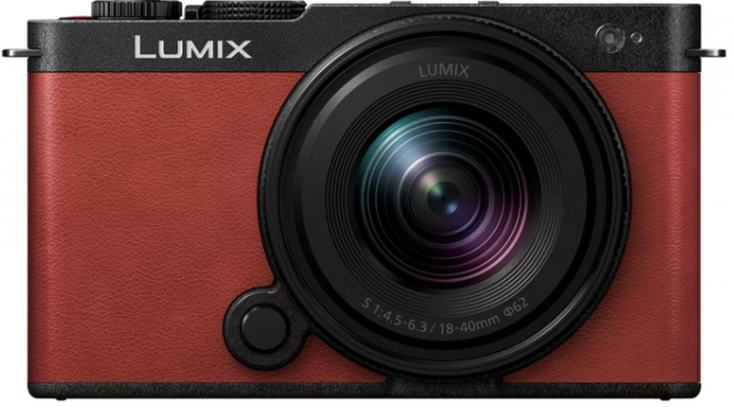 Panasonic Lumix DC-S9 + S 18-40mm f4,5-6,3 Kaminrot - abzgl. 800,00€ Lumix X-Mas Sofortrabatt Aktion