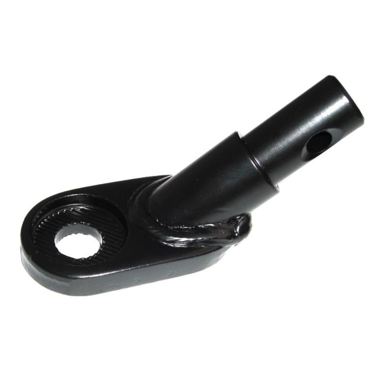 Befestigung der Anhängerkupplung mit Adapter Roland P/Remolque Traveller