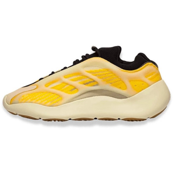 Yeezy Sneaker 700 V3 Mono Safflower