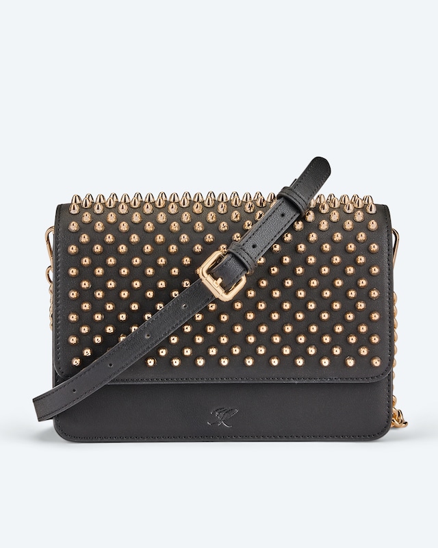 Tasche mit Nietenverzierung