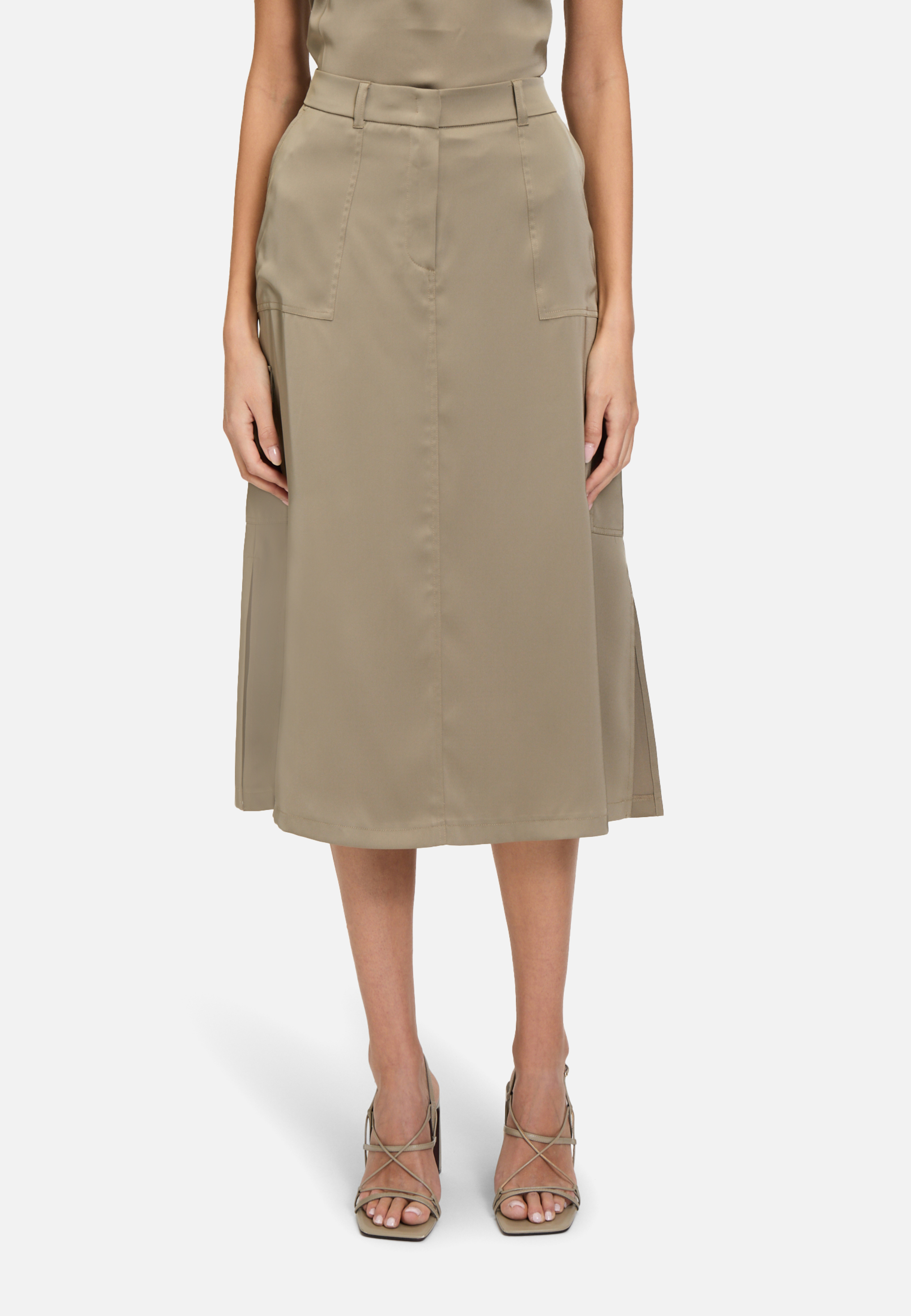 Satinrock mit aufgesetzten Taschen