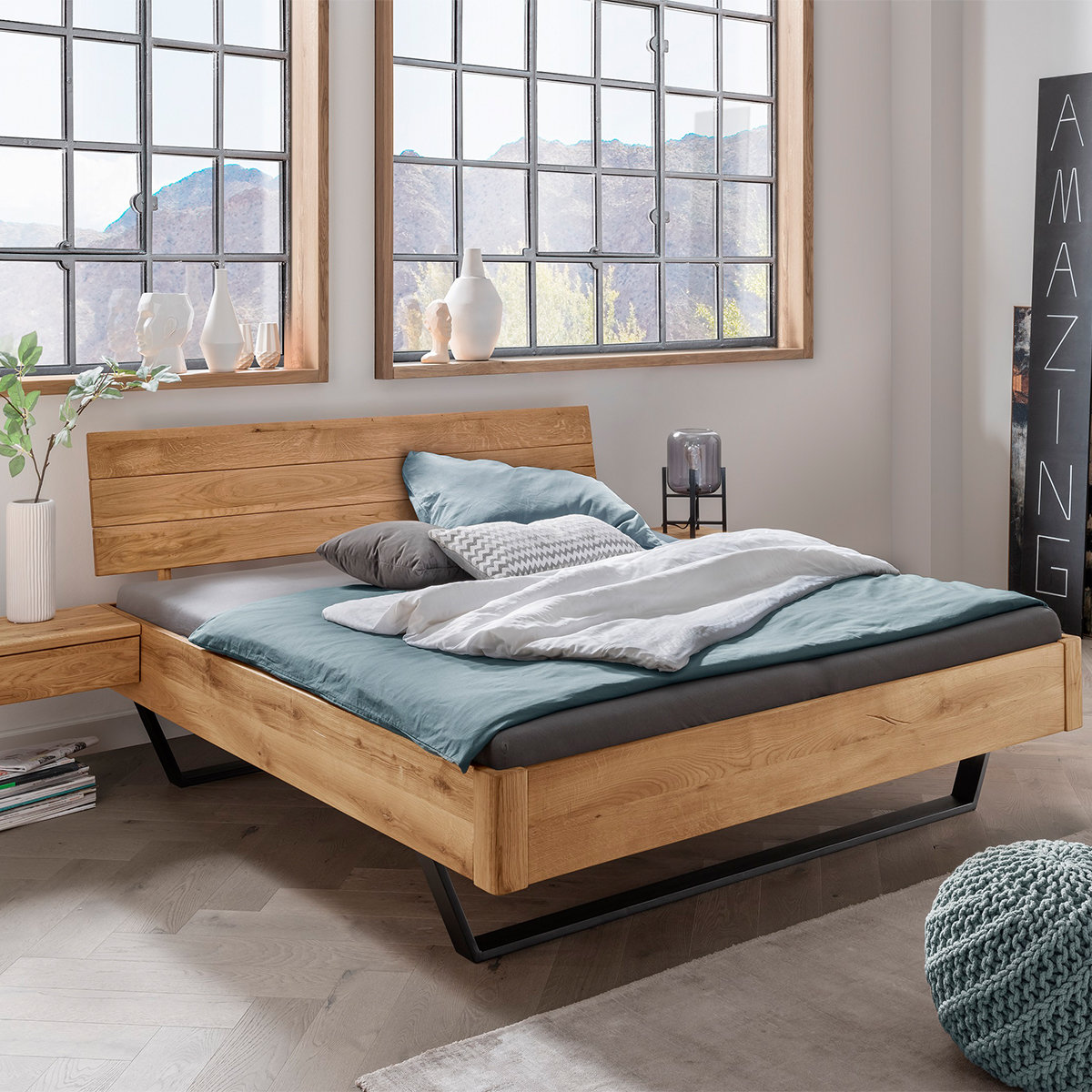 TPT Schwebebett 2 200x200 cm mit zwei Nachtkonsolen