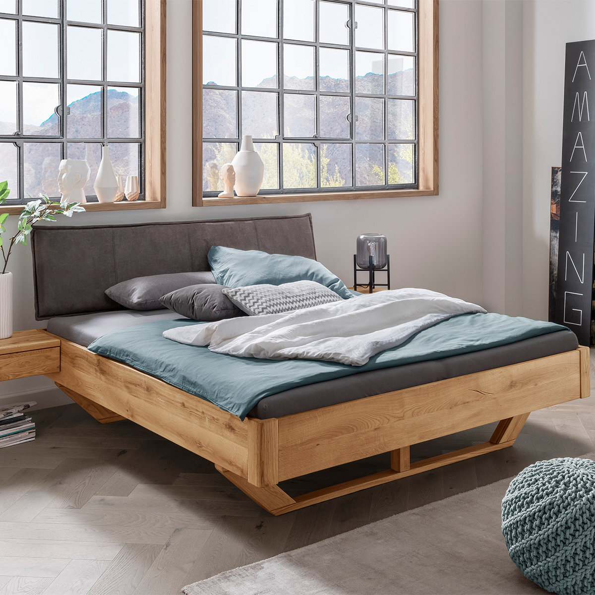 TPT Schwebebett 5 200x200 cm mit zwei Nachtkonsolen