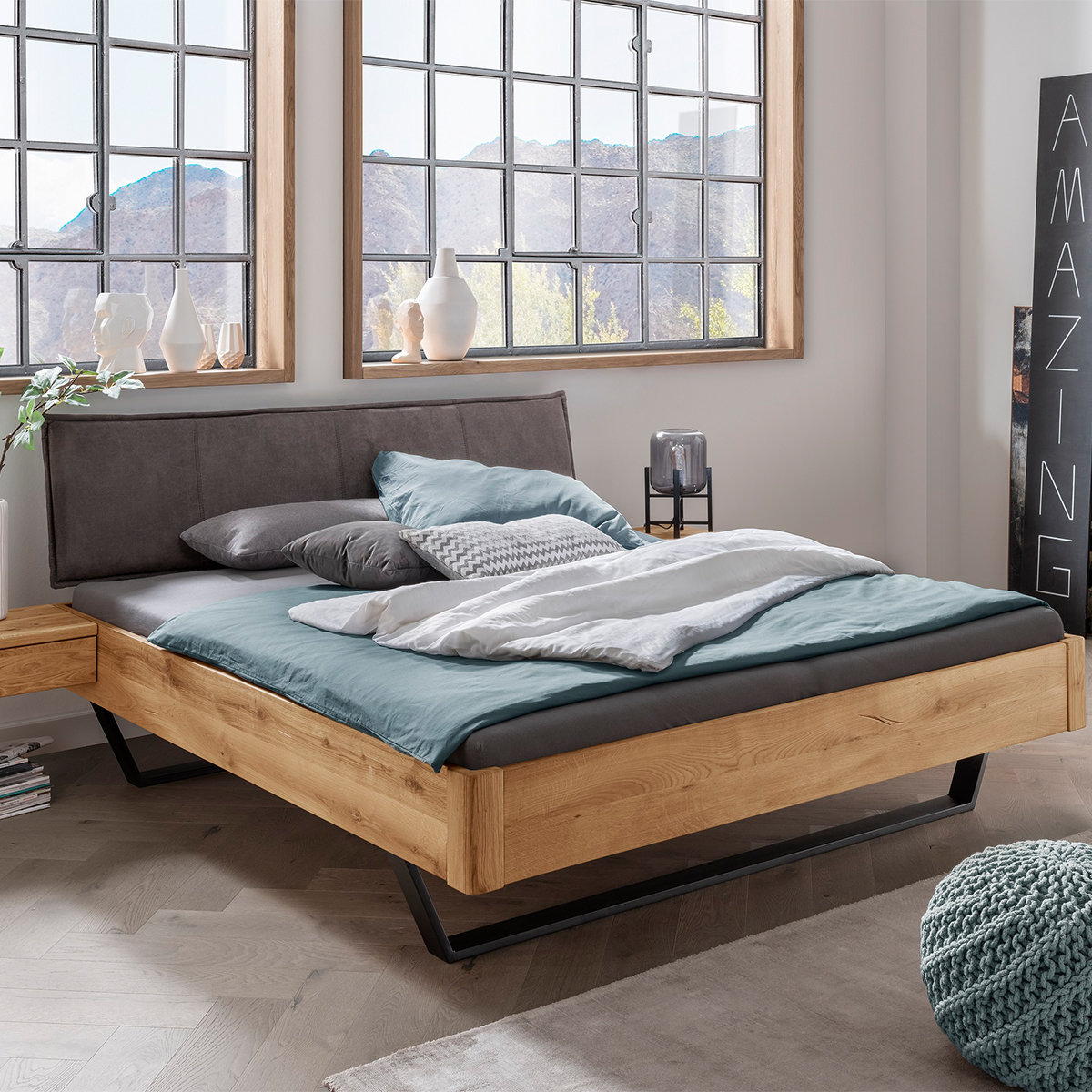 TPT Schwebebett 6 200x200 cm mit zwei Nachtkonsolen