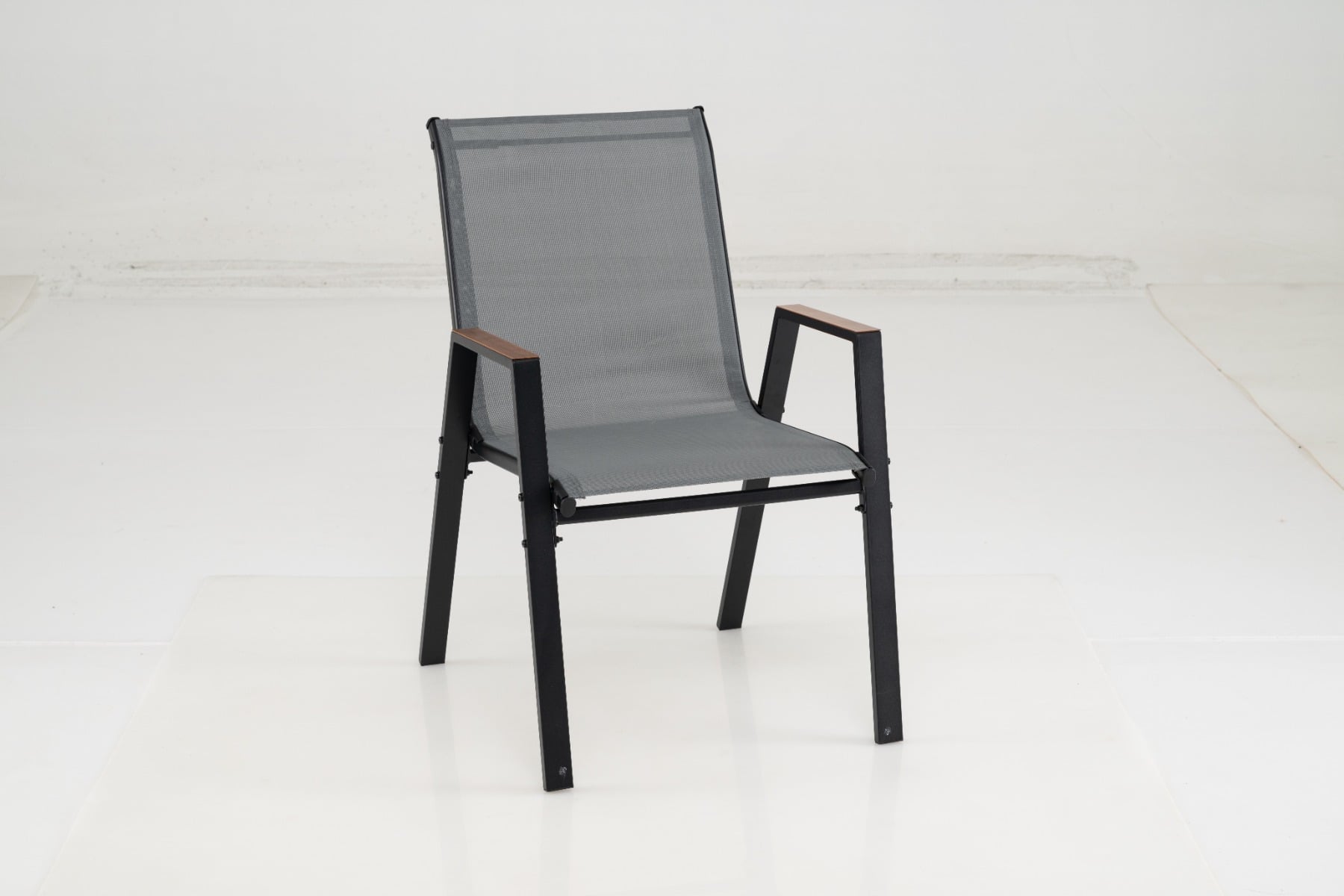 2/4er Set Gartenstühle Teslin Holz Armlehnen Metallgestell Bis 180kg Schwarz Für Balkon Terrasse Garten Schwarz