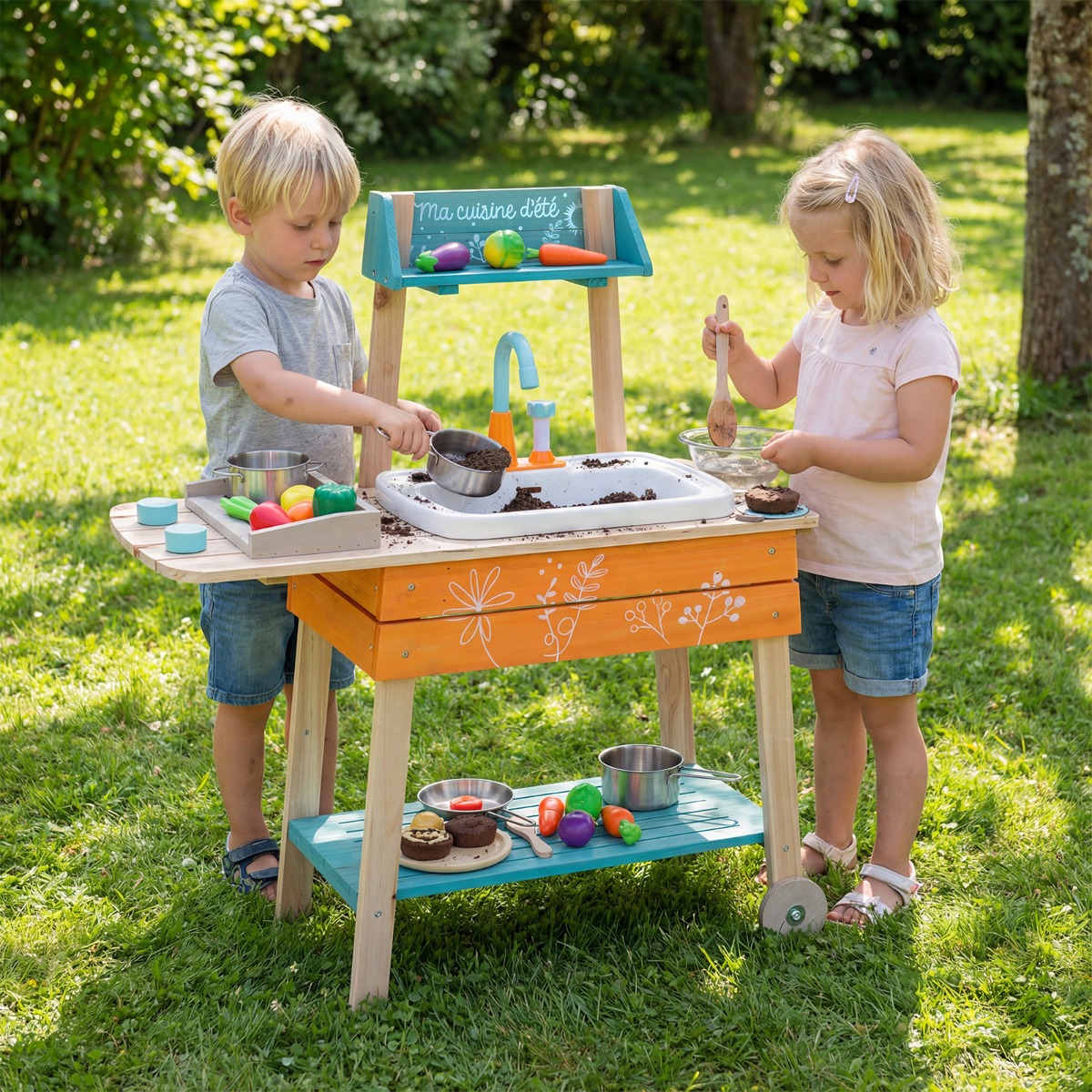 Outdoor Kinderküche Set mit Abnehmbarem Waschbecken & Regalen Holz Spielküche