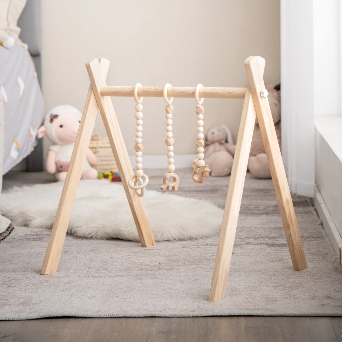 Baby Gym Babyspielgerät Spieltrapez Spielbogen Holzspielzeug Aktivitätszentrum mit 3 Kinderspielzeugen Natur
