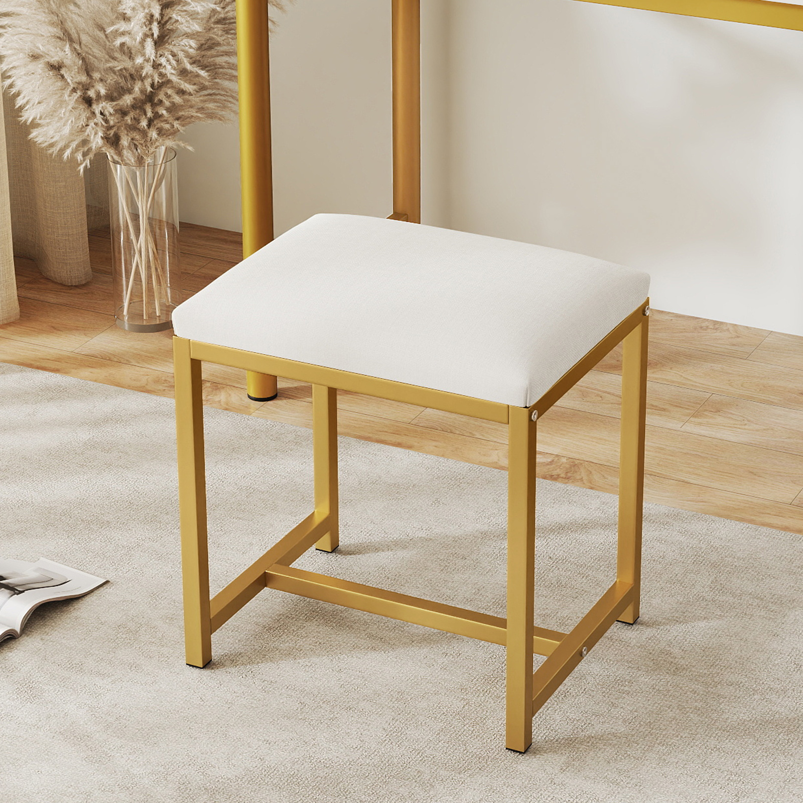 Schminkhocker kleiner Make-up-Stuhl mit weicher gepolsterter Sitzfläche und modernen goldfarbenen Metallbeinen Weiß