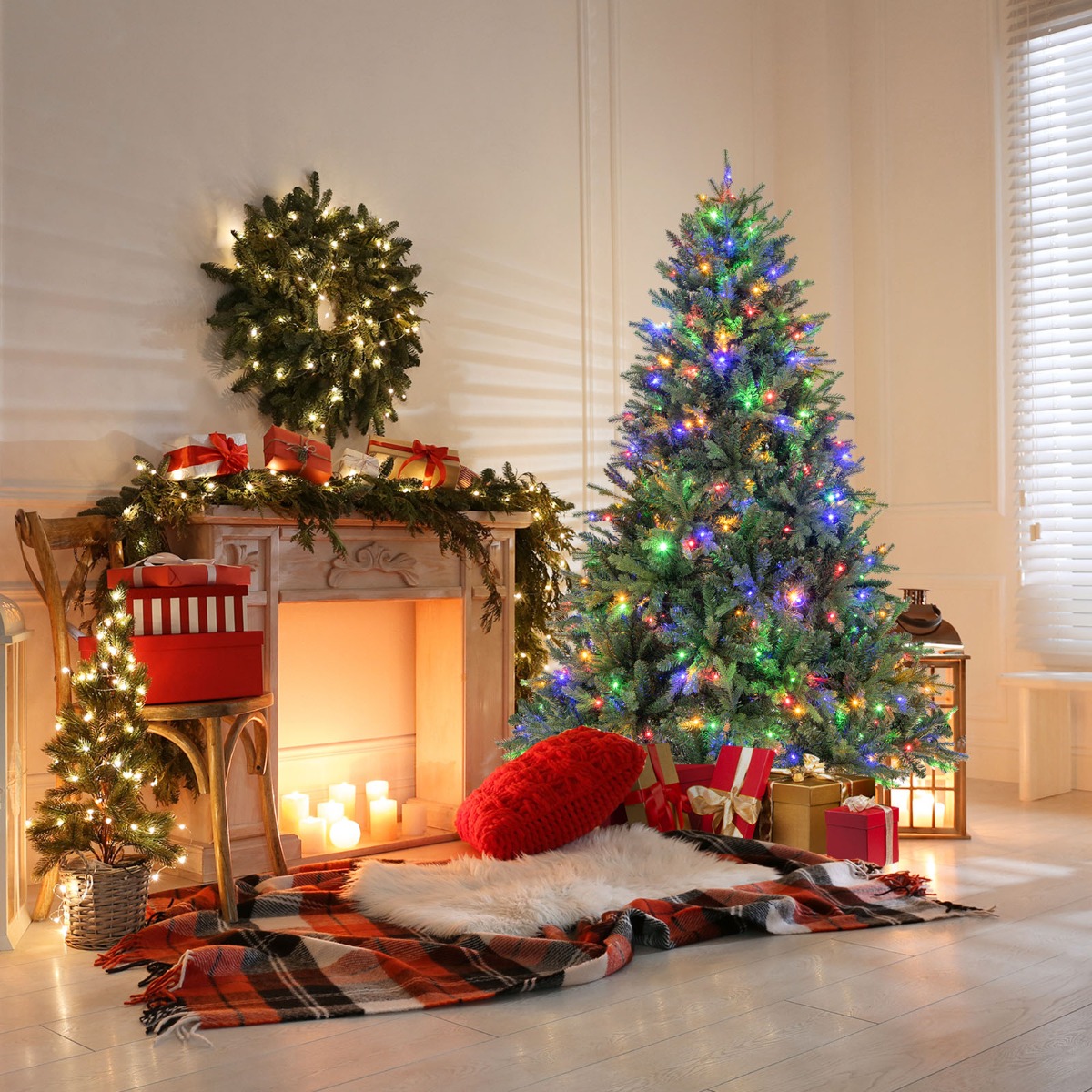 180 cm Künstlicher Weihnachtsbaum mit LEDs in Mehrfarbig & Warmweiß & 11 Lichtmodi