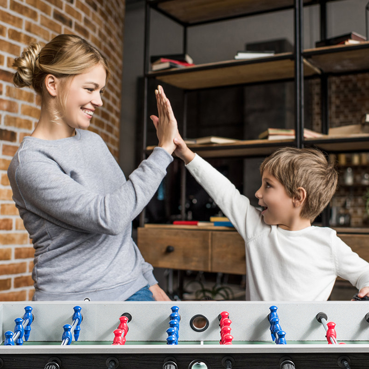 Tischkicker in Wettbewerbsgröße Kickertisch für Erwachsene und Kinder 122 x 61 x 79cm Schwarz