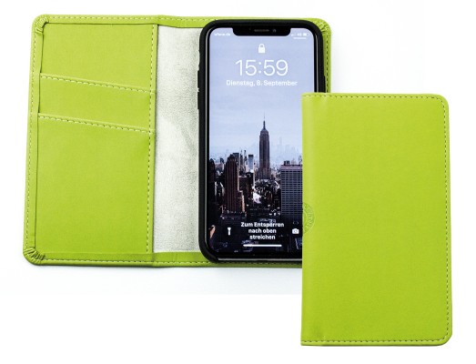 iPhone Case  mit integrierter schwarzer Kunststoffschale in Lederimitat ECO APPLE LEATHER grün