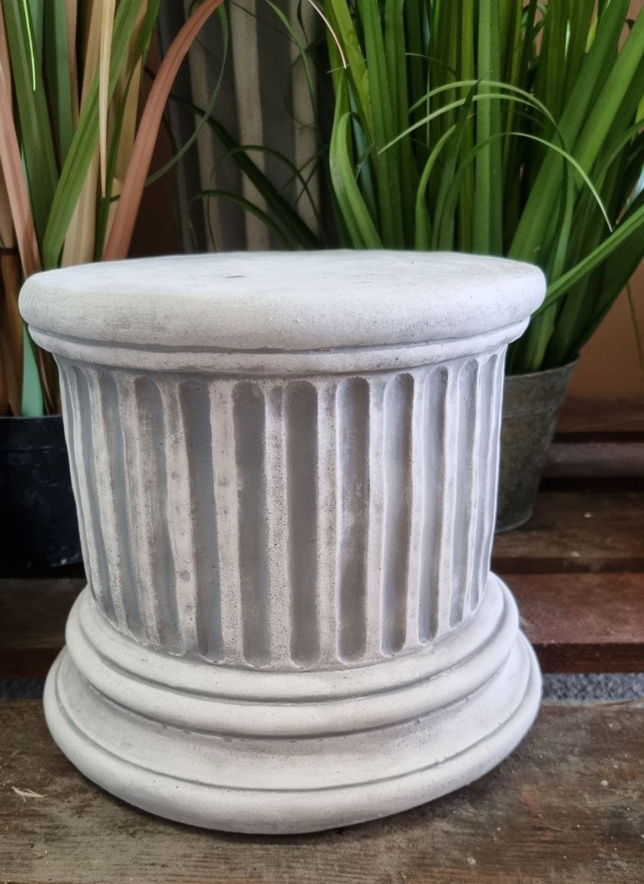 Sockel, Säule rund, klein, antik grau