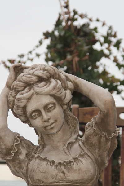 Gartenfigur #Büste 'RAPUNZEL', Steinguss, © by Fiona Scott - Original von Vid...