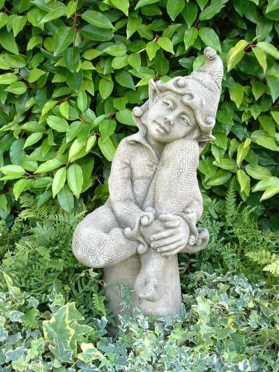 Gartenfigur 'JENNY', Elfe träumend, © by Fiona Scott - Original von Vidroflor