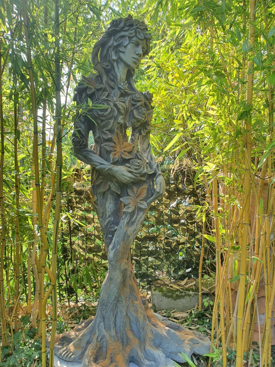 Gartenfigur Königin der Natur 'Ada' Rosteffekt - Original von Vidroflor