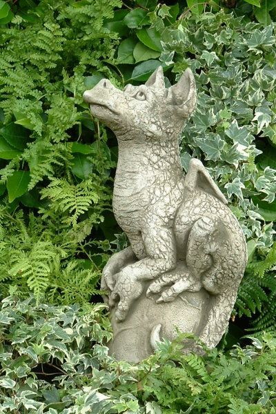 Gartenfigur 'SNAP', Drache, © by Fiona Scott, Steinguss - Original von Vidroflor