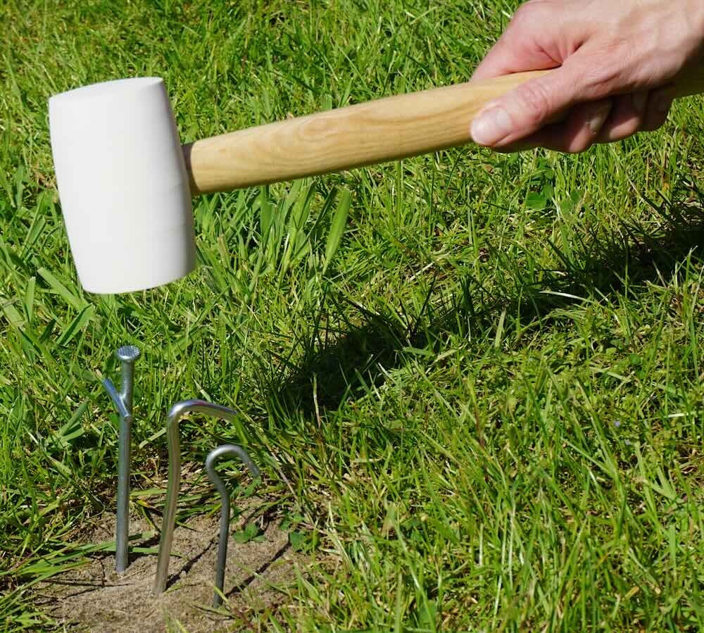 Gummihammer Camping Weiß für Heringe Holzgriff Zelt mit Heringsauszieher Haken
