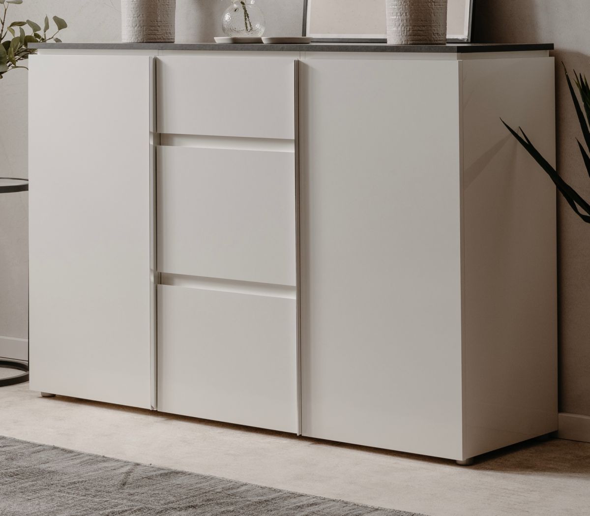 Sideboard Briec in weiß Glanz und Matera grau 133 cm