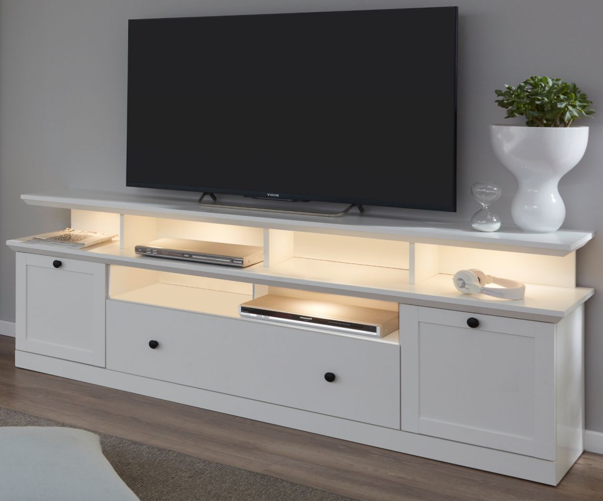 TV-Lowboard 'Baxter' in weiß im Landhausstil inklusive Podest 177 x 65 cm Komforthöhe