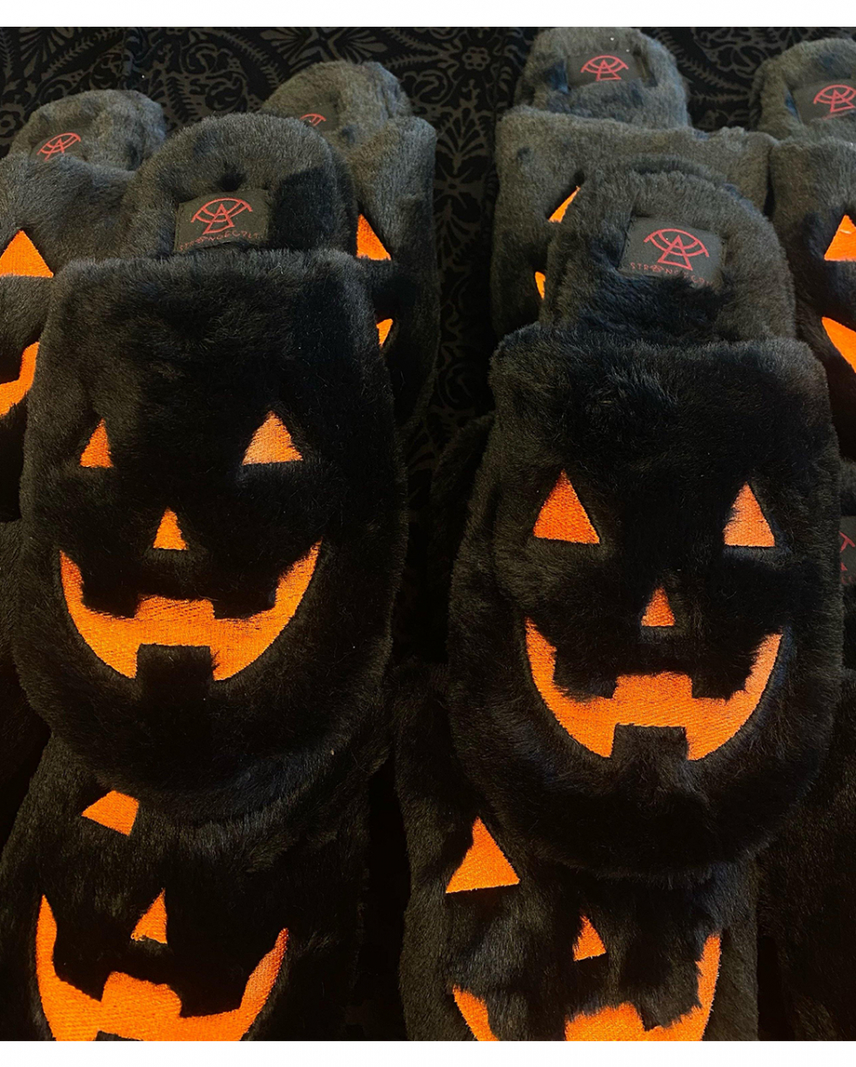Schwarze Kreepy Kozy Jack Plüsch Hausschuhe