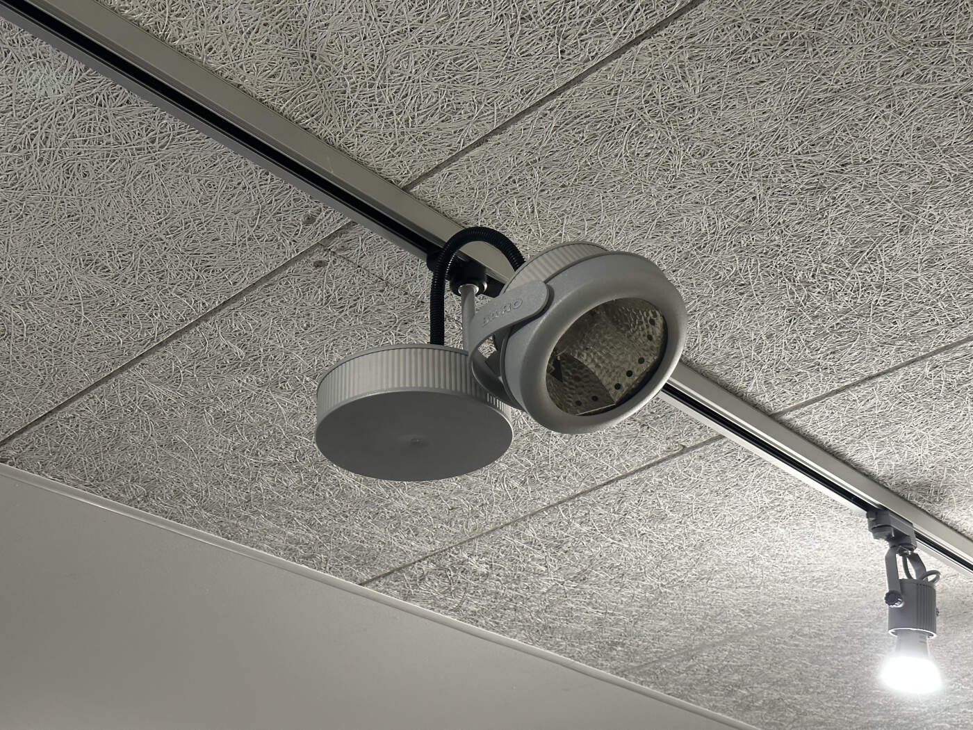 Bäro Bondo GU12 Lampe Eutrac 3 Phasen Stromschienenadapter Philips Mastercolour