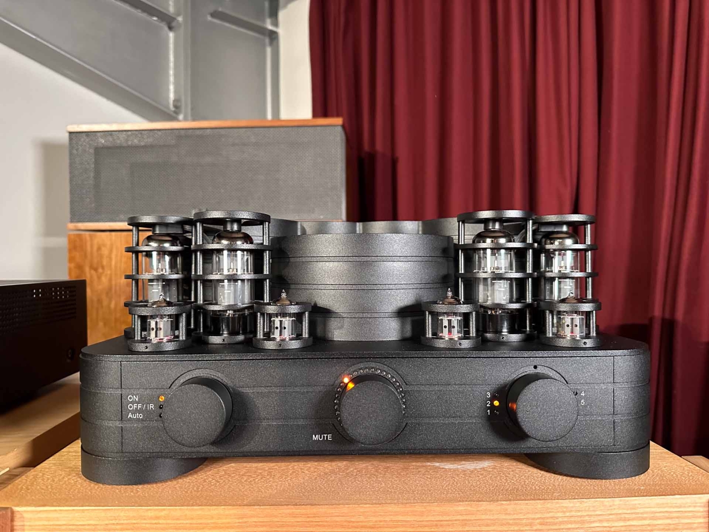 Westend Audio Monaco Schwarz Push Pull Röhrenvollverstärker | Vorführung