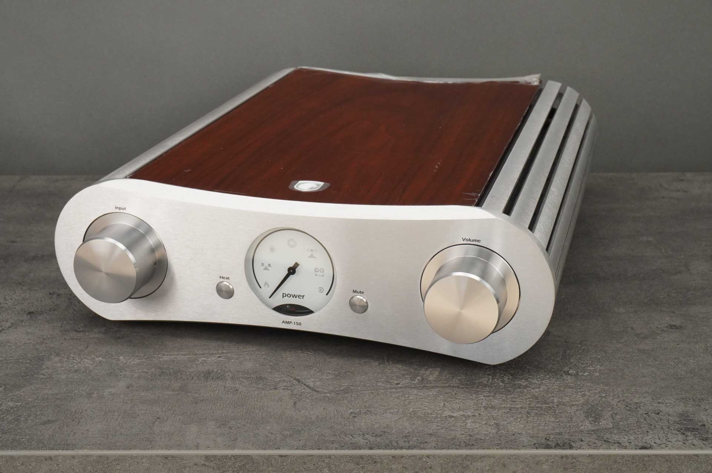 Gato Audio AMP-150 Alte Version Vollverstärker 2 x150 W Walnuss HG | Auspackware, siehe Fotos