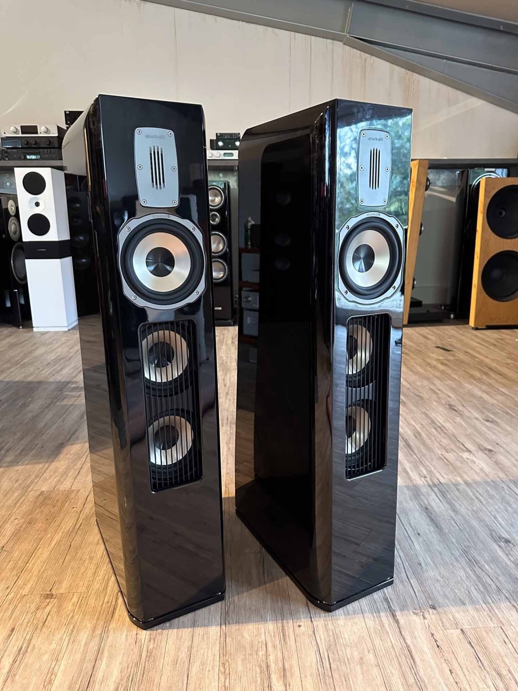 QUADRAL AURUM Orkan Aktiv Schwarz Bassreflex, vollaktiv Paar | Auspackware, siehe Fotos