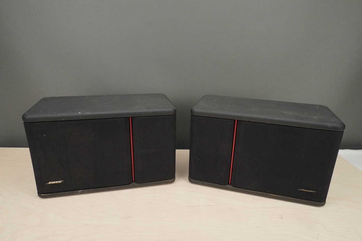 Bose 305 Matched Pair Red Line Reflecting Speakers Regallautsprecher | Gebraucht