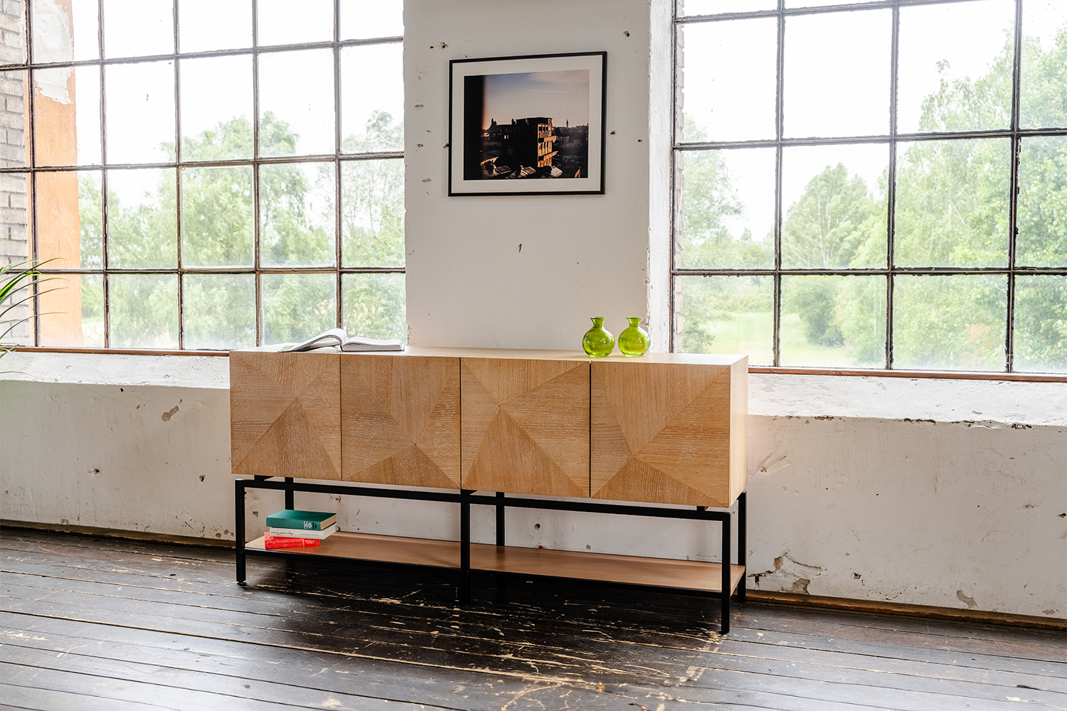 KAWOLA Sideboard ANJO 4 Türen 1 Ablage Eiche furniert braun Metall schwarz pulverbeschichtet