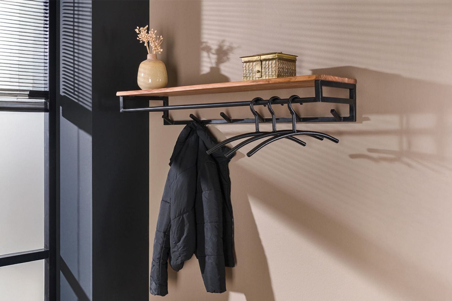 KAWOLA Garderobe ELIARA Akazie Metall Hutablage 6 Haken schwarz