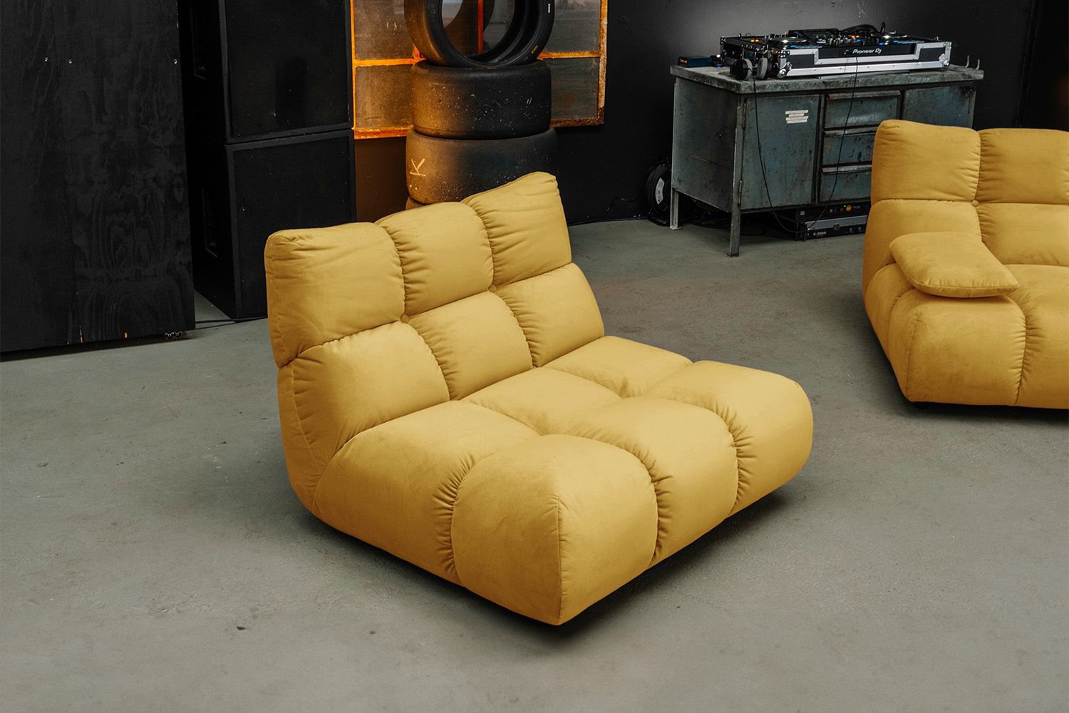 KAWOLA Sessel VIVIEN Drehsessel Velvet curry