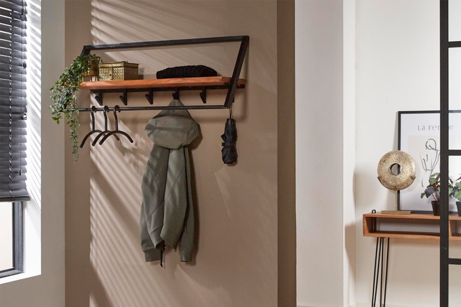 KAWOLA Garderobe ALEGRA Akazie Metall Hutablage 5 Haken schwarz