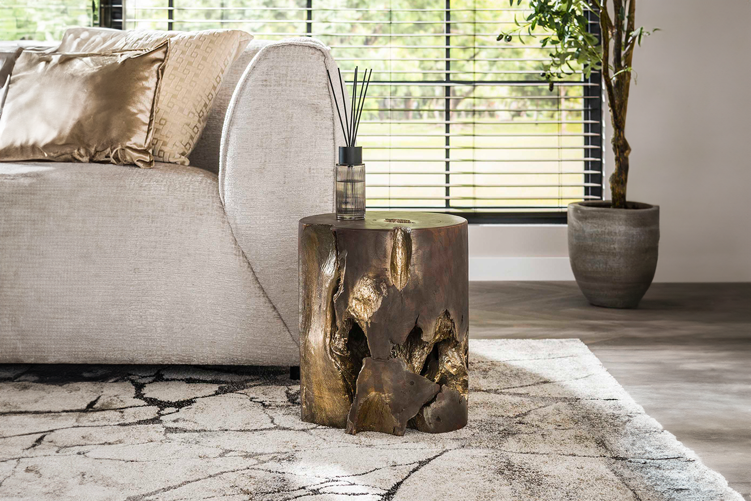 KAWOLA Couchtisch KURA Beistelltisch rund Teakholz massiv dunkelgrau