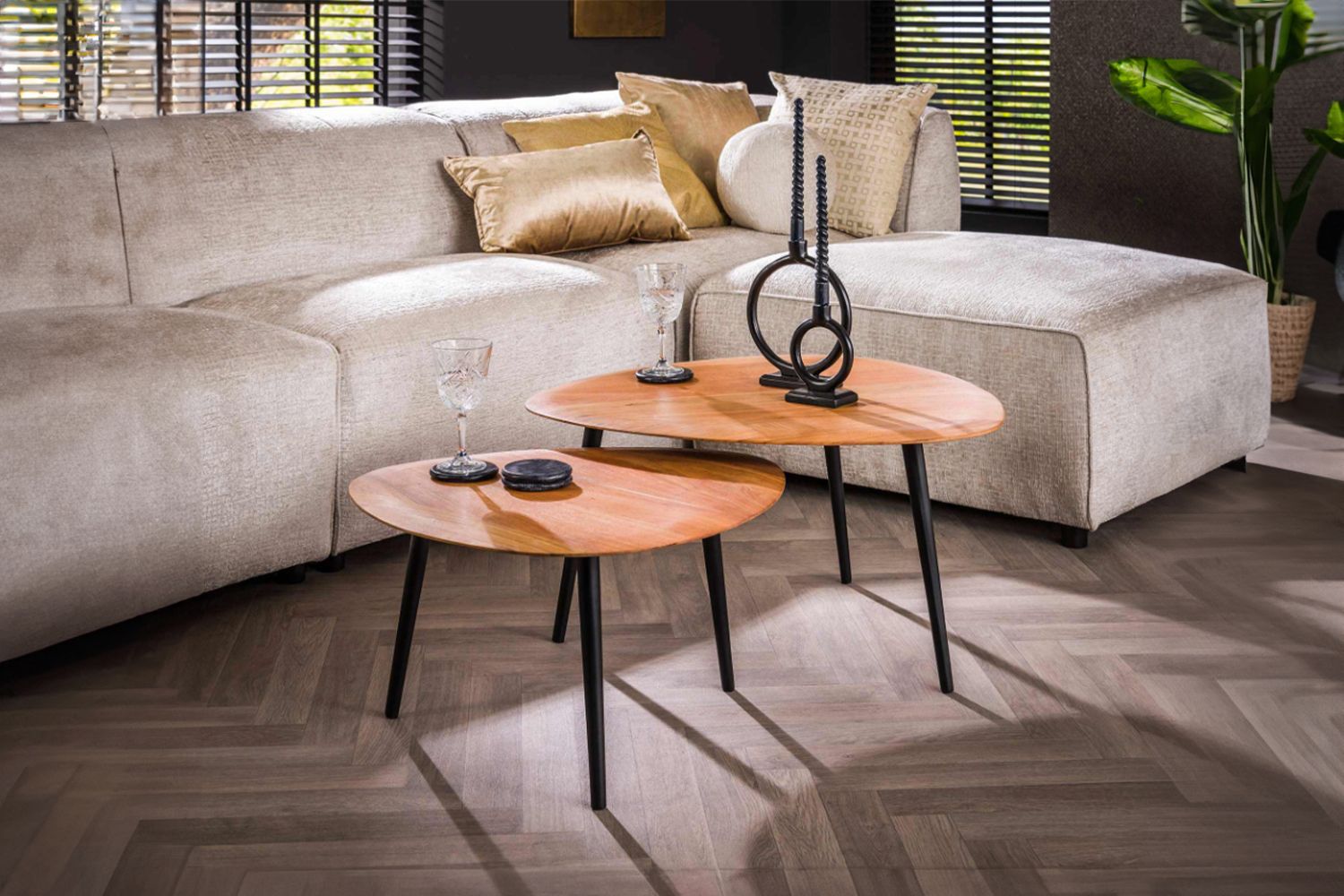 KAWOLA Couchtisch RINA Set 2-tlg. Akazie braun dreieckig