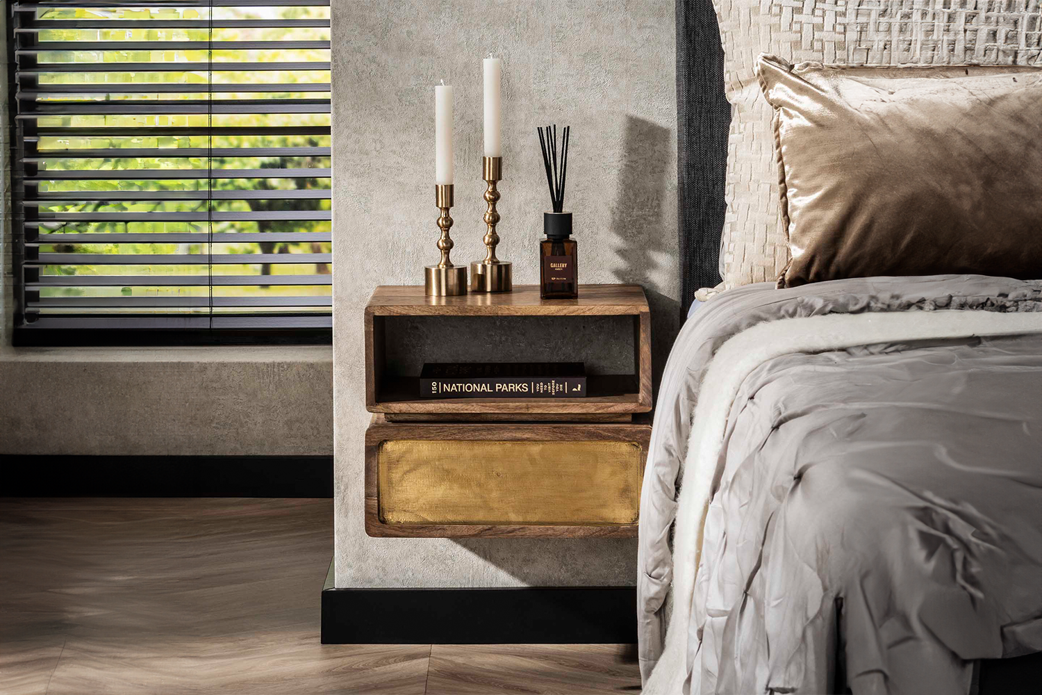 KAWOLA Nachttisch BRASY hängend Mangoholz braun 1 Schublade