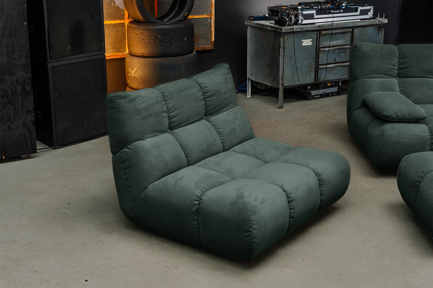 KAWOLA Sessel VIVIEN Drehsessel Feincord grün