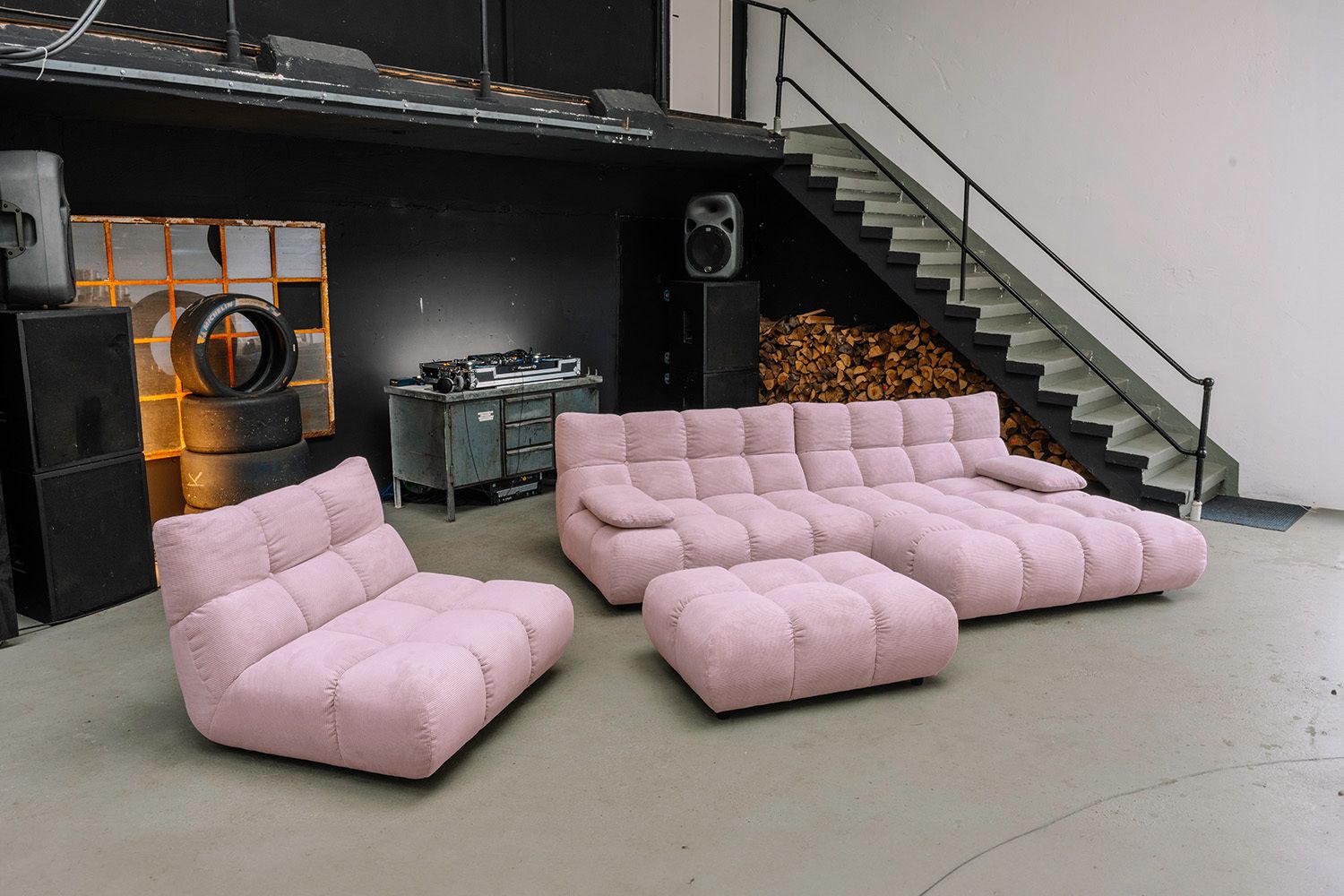 KAWOLA Sitzgruppe VIVIEN Ecksofa Drehsessel Hockerbank Feincord rosa