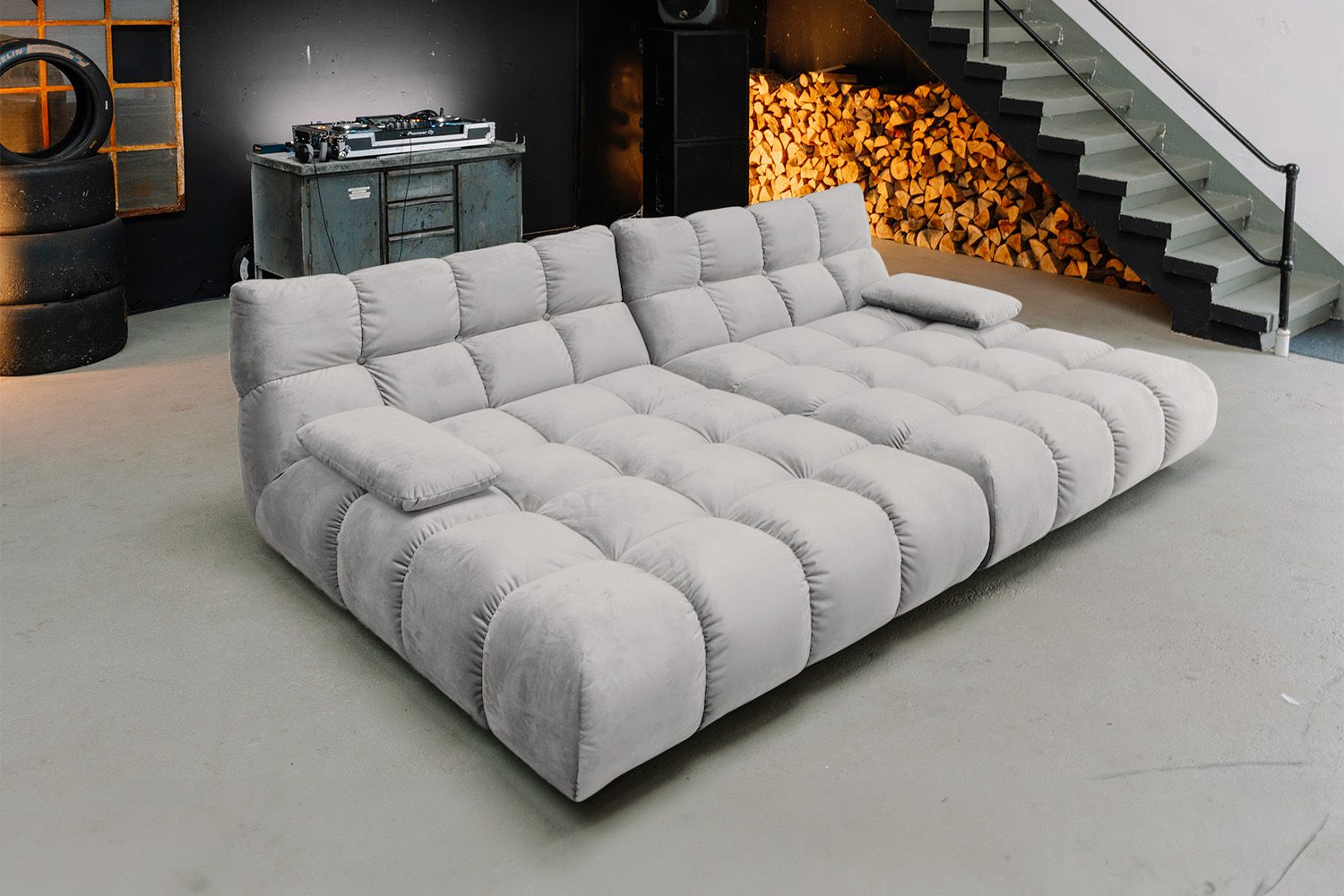 KAWOLA Big Sofa VIVIEN Velvet silber