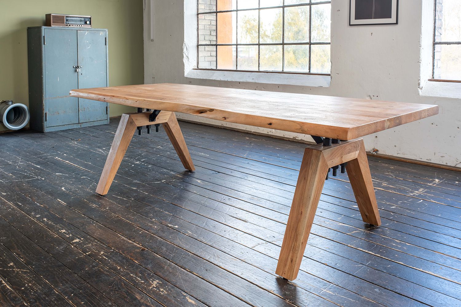 KAWOLA Esstisch WOODY Akazie massiv Natürliche Baumkante