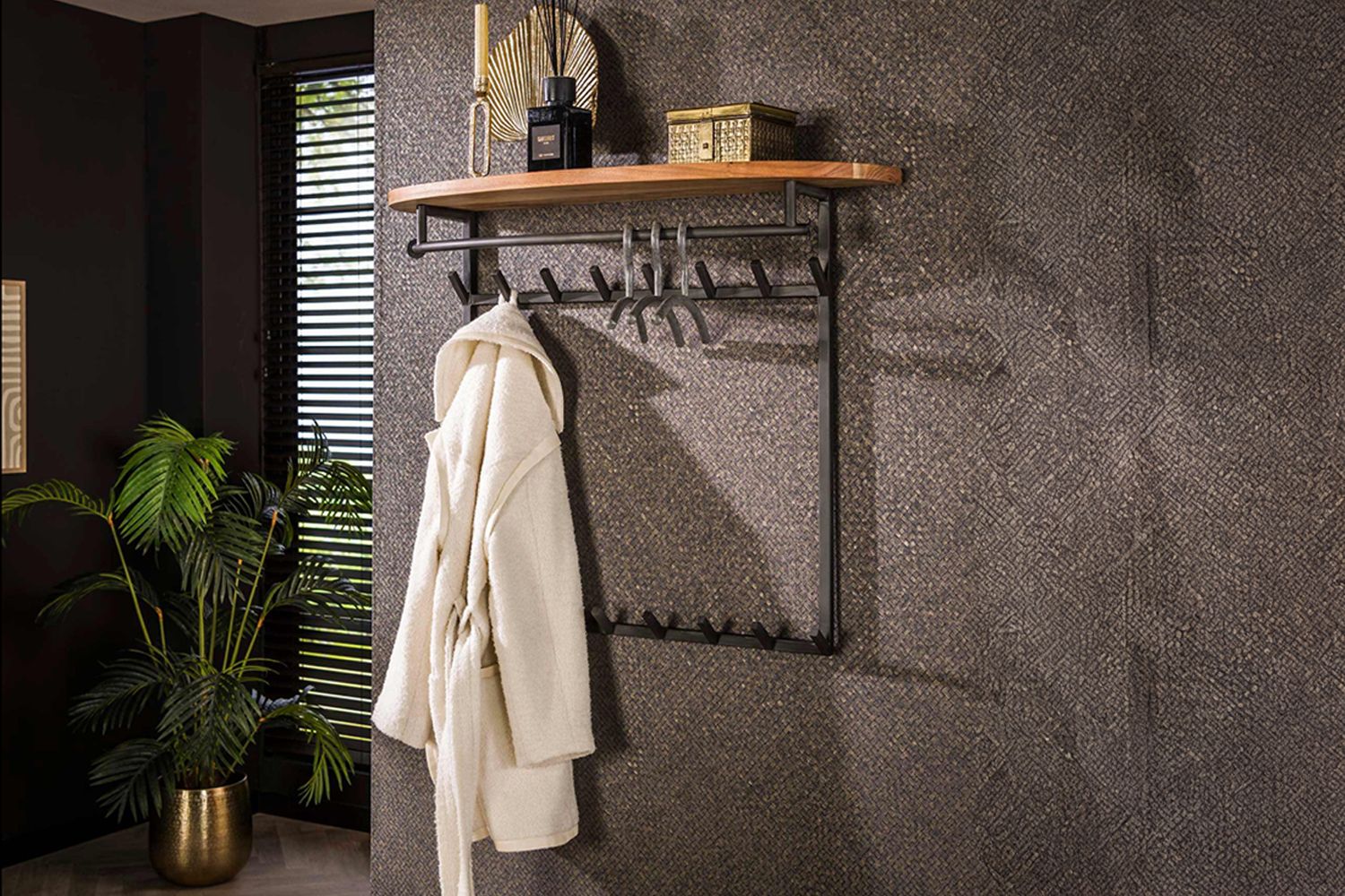 KAWOLA Garderobe LUANA Akazie Metall Hutablage 16 Haken schwarz