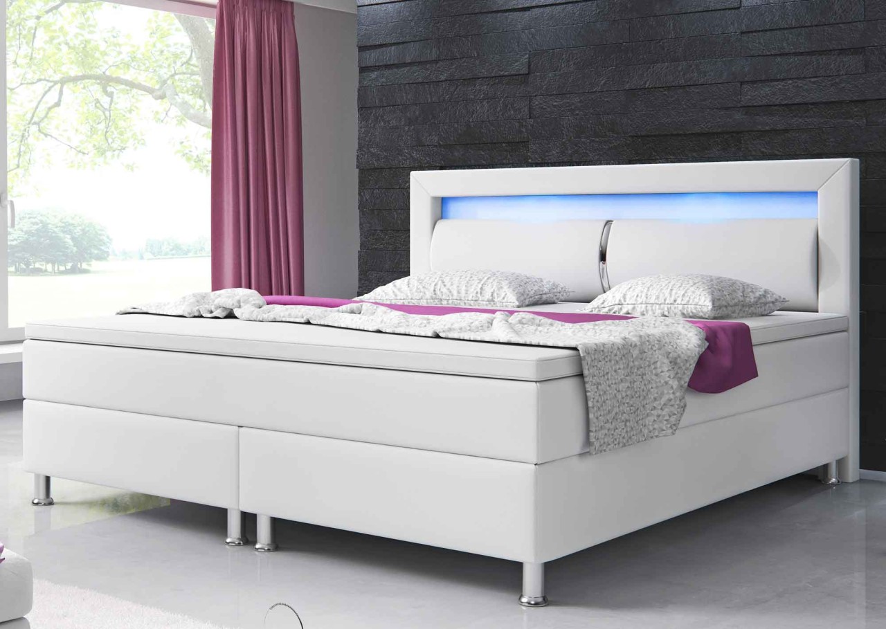 Boxspringbett mit LED